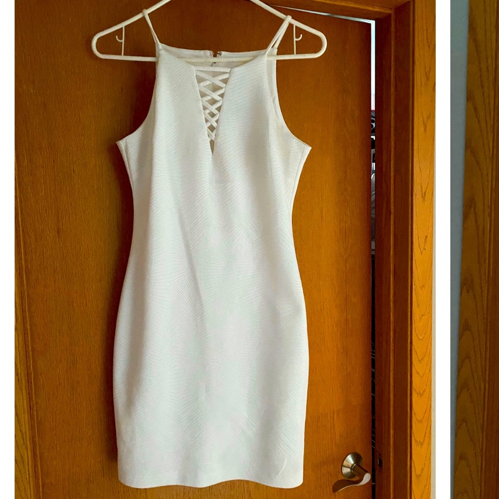 ❤ GUESS WHITE BODYCON DRESS ❤